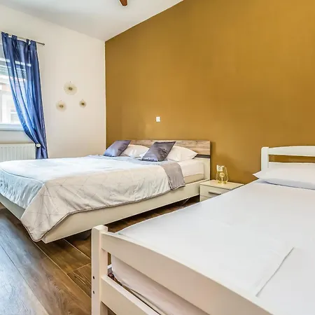 Sulenta Lägenhet Tučepi