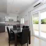 Apartment Sulenta *