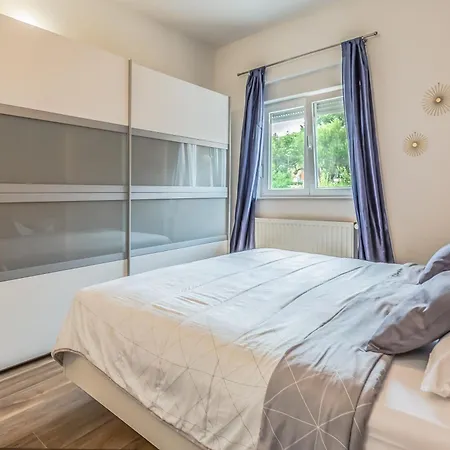 Apartmani Sulenta Apartment *