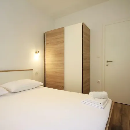 Apartmani Sulenta Apartment *